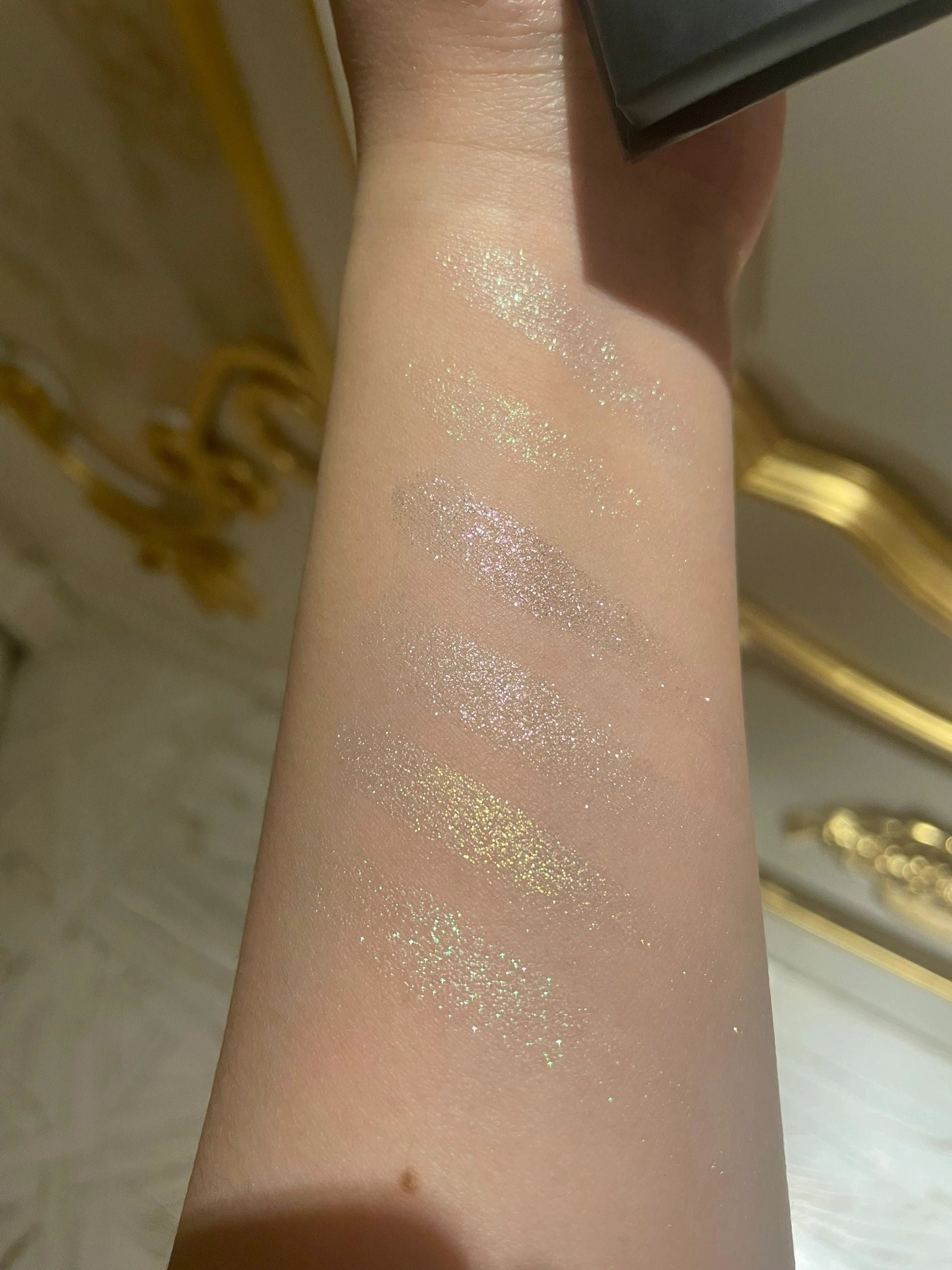 Shellwe Makeup PRESENT HIGHLIGHTER Palette (US Only)